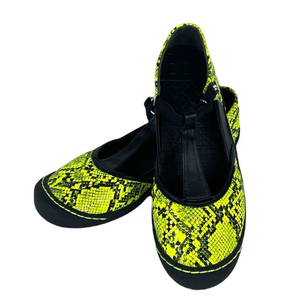 Muk Luks Samantha Sport Snake Skin Design Shoes Yellow Black Size 10